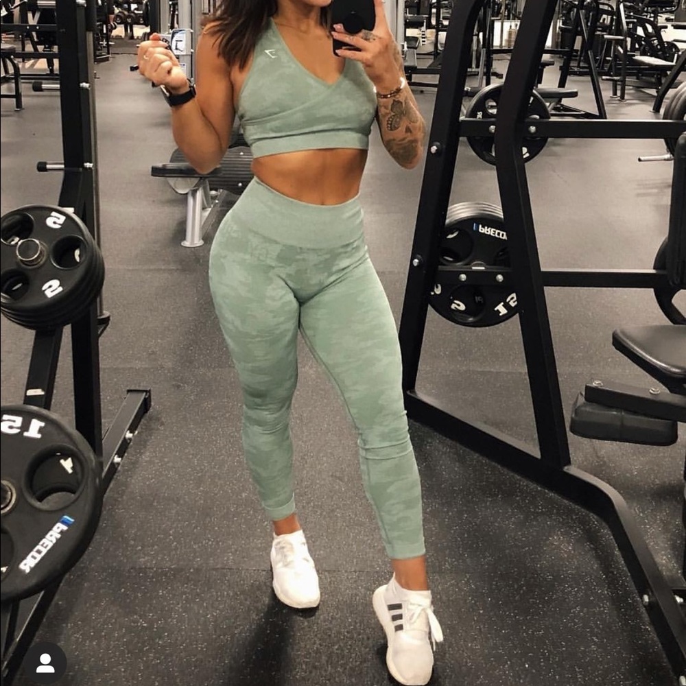 Gymshark camo sports bra green